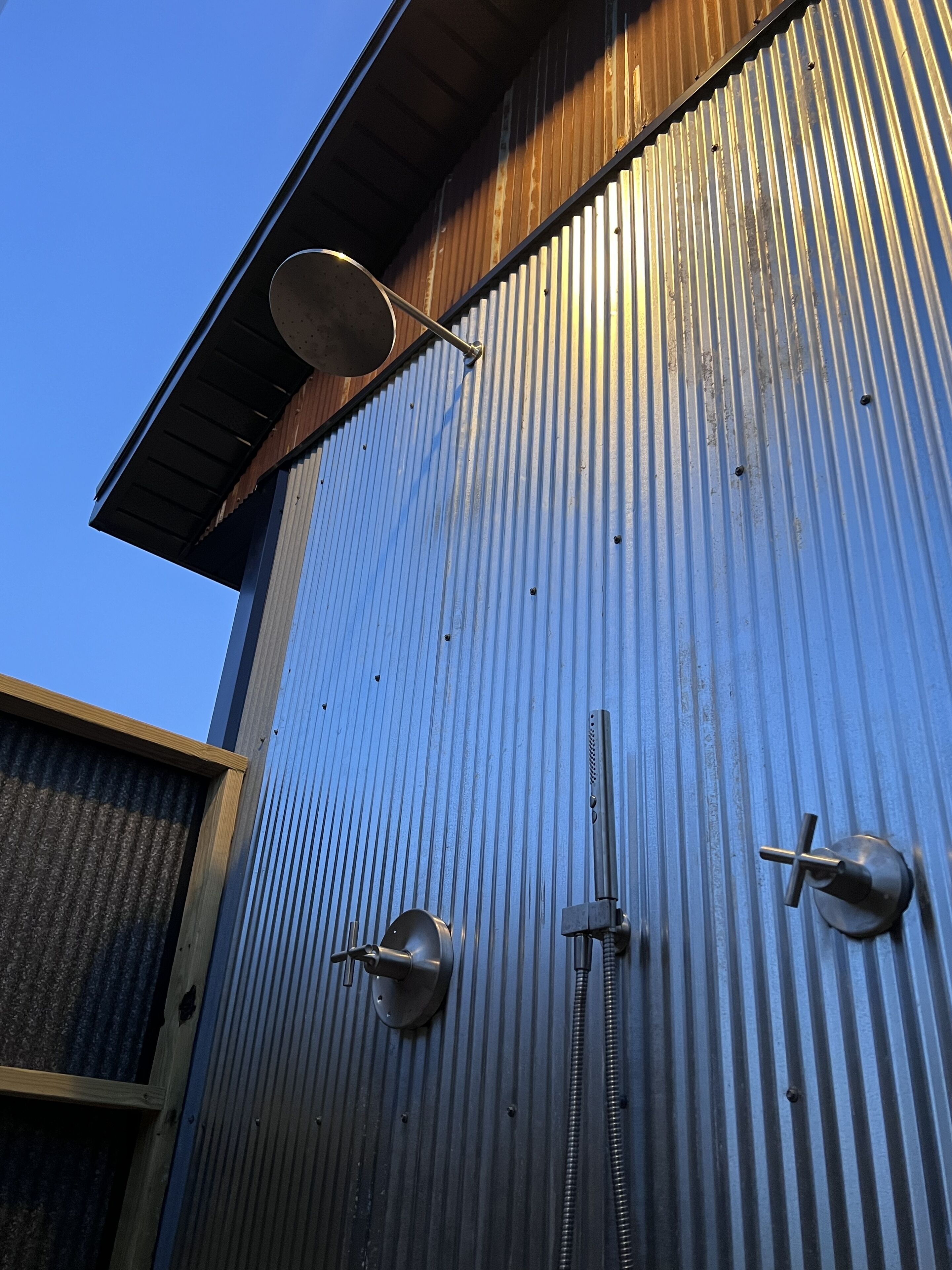 手持ち式のシャワーヘッド