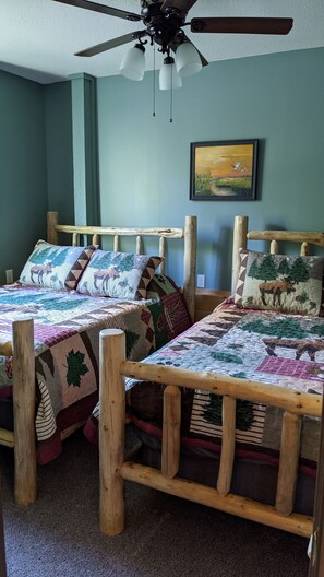 2 bedrooms, free WiFi, bed sheets, wheelchair access