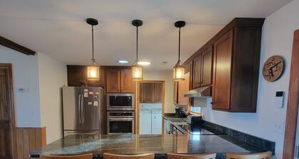 Maggie Valley Dream Home! Breathtaking Mountain Views, Luxury upgrades, Pets ok!