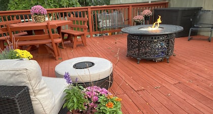 Spacious Lancaster Home Near Spooky Nook, Family-Friendly, Flexible Layout