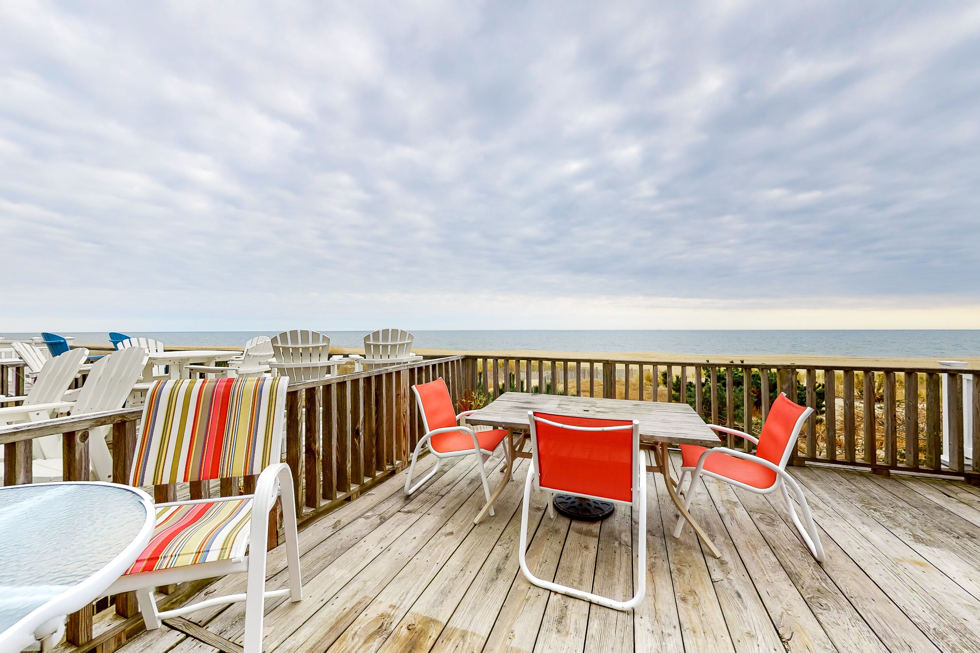 Oceanfront Townhome w/ Multi-Level Decks, Great View, W/D & Beach Access