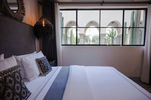 Premium bedding, down comforters, pillowtop beds, free minibar items - Hotel Amatte San Miguel de Allende (San Miguel de Allende)