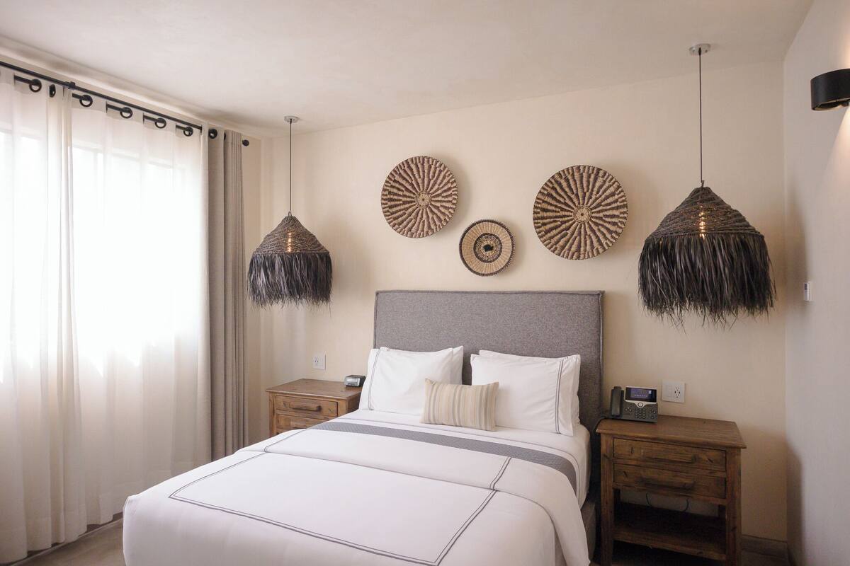 Studio | Premium bedding, down duvets, pillow-top beds, free minibar items