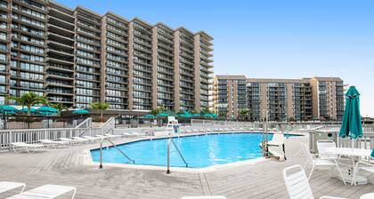 Sea Colony Condo Close to the Beach w/Free WiFi, Shared Pool, Private W/D