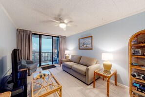 TV, DVD player - Oceanfront Condo w/ Balcony, Great Views, NEW HVAC, W/D - Walk to Northside Park (Ocean City)