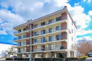 Exterior - Sunny Condo w/ Balcony, Partial Ocean View & AC - Walk to Beach/Northside Park (Ocean City)