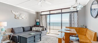 Oceanfront Condo w/ Great Beach View, Balcony, AC, W/D & Shared Pool/Tennis