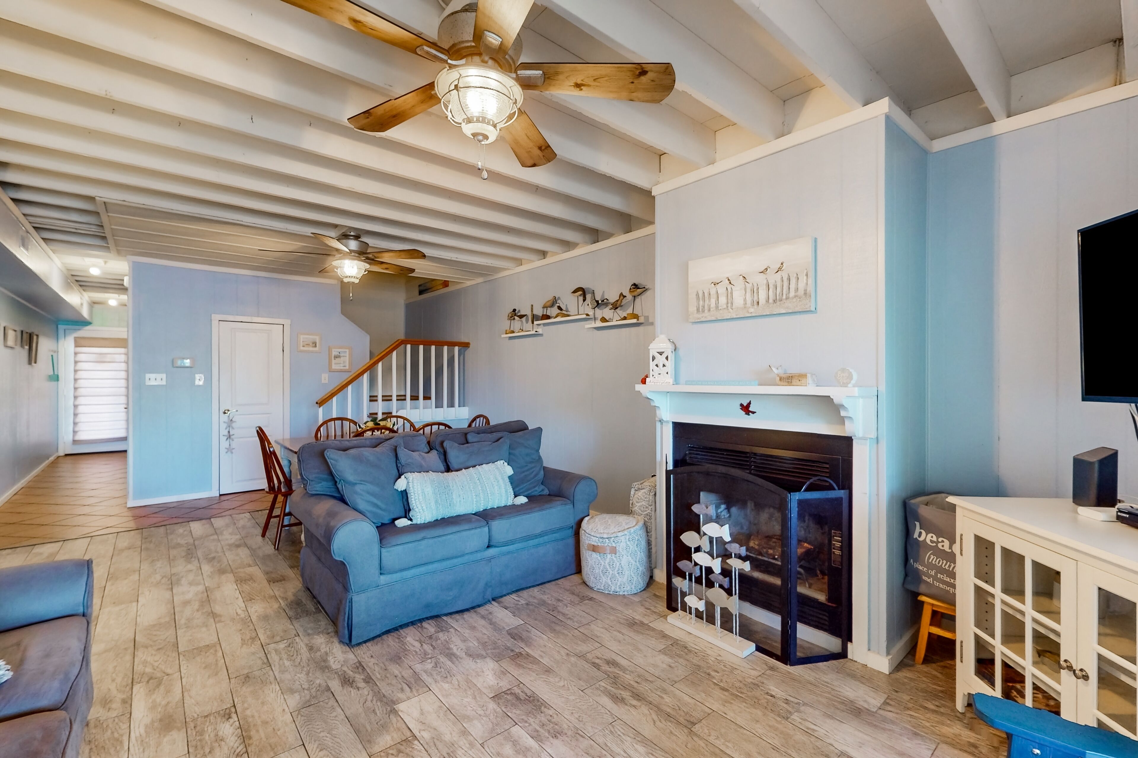 Mallard lakes home in peaceful community w/shared pool, free WiFi, private W/D