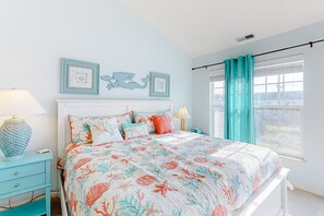 4 bedrooms, Internet, bed sheets - Kensington Court Townhouse w/Coastal Decor, Shared Pool, & Free WiFi - Near Beach (Frankford)