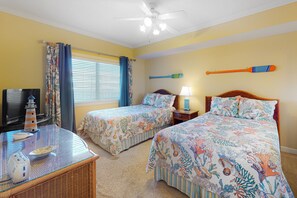 3 bedrooms, WiFi, bed sheets - Air-Conditioned Condo on the Ocean Block w/ Balcony, WiFi, W/D, Shared Pool (Ocean City)