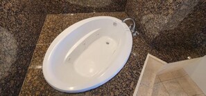 Dusche, Whirlpool, Haartrockner