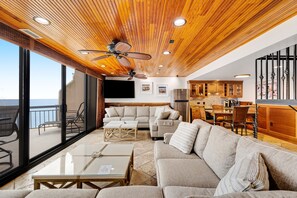 TV - Oceanfront Penthouse w/Balconies, Amazing Views & Shared Pool (Ocean City)