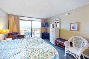 2 bedrooms, iron/ironing board, Internet, bed sheets