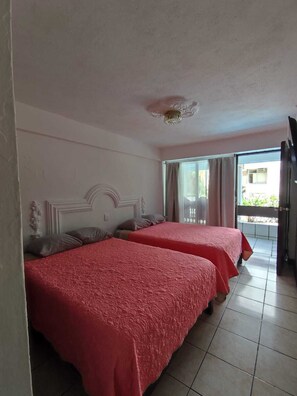 Traditional Quadruple Room | Free WiFi, bed sheets - Hotel47 Rooms (Mazatlán)