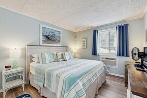 2 bedrooms, iron/ironing board, Internet, bed sheets