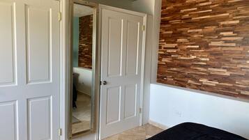 2 bedrooms, iron/ironing board, free WiFi, bed sheets