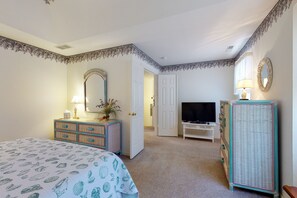 3 bedrooms, Internet, bed sheets - Cottages on Whites Creek house near beach w/private W/D, shared pool, free WiFi (Ocean View)