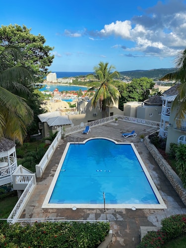 Ocean View Ocho Rios Apartment