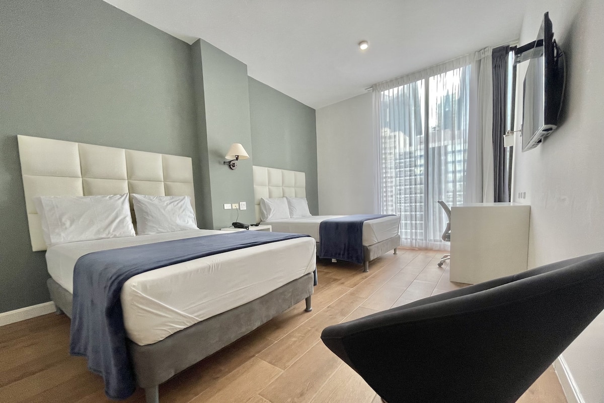 1 bedroom, hypo-allergenic bedding, memory-foam beds, desk