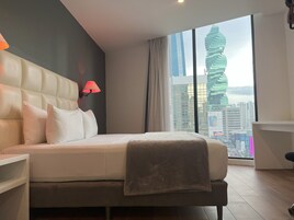 Hypo-allergenic bedding, memory foam beds, desk, laptop workspace