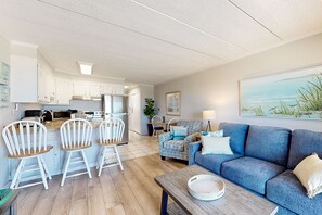 Fernseher, DVD-Player, Bücher