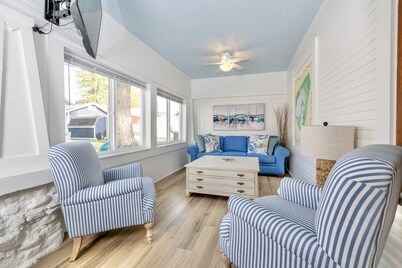 The Vintage Lake House w/ Private Dock