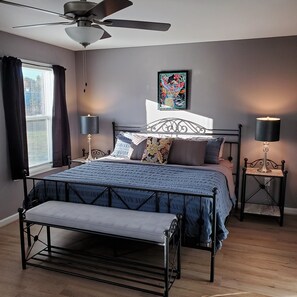 3 bedrooms, desk, free WiFi, bed sheets