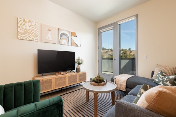Smart TV - Merkantile-4 Solvang / Luxury Lofts near downtown (Solvang)