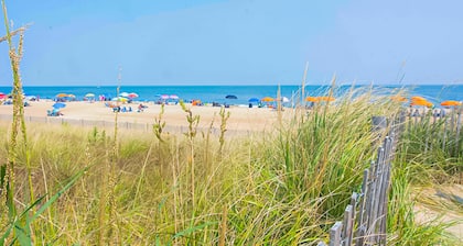 Bethany Beach Inn suite close to beach with free WiFi, central AC, & balcony