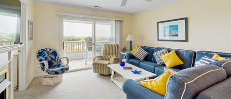 Tv, eldstad och dvd-spelare