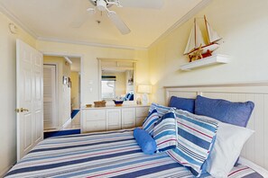 3 bedrooms, free Internet, bed sheets