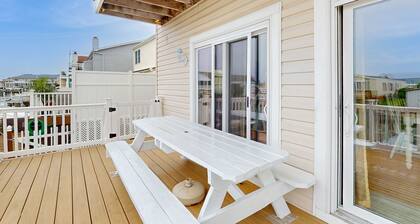 Large Home on the Canal w/Deck, Balcony, Dock, Free WiFi, & Central A/C