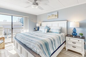 3 bedrooms, Internet, bed sheets - Oceanfront condo with pool, balcony, fireplace, central AC, and washer/dryer (Ocean City)