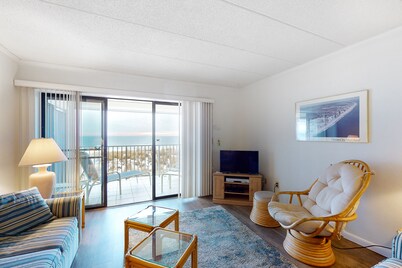 Beach View Condo w/Private Balcony, Washer/Dryer, Central A/C, & Free WiFi