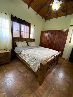 3 bedrooms, free WiFi, bed sheets