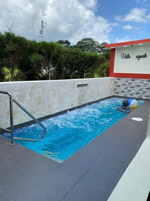 Piscine extérieure, piscine chauffée