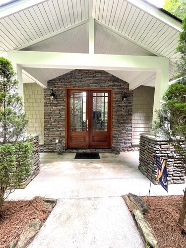 5-Bedroom Custom Lakefront Home on Lake Norman-Private Dock, PaddleBoards/Kayaks