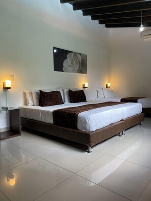 17 bedrooms, desk, free WiFi, bed sheets