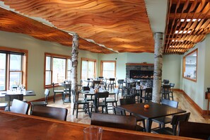 Dinner, brunch served; local and international cuisine, beach views 