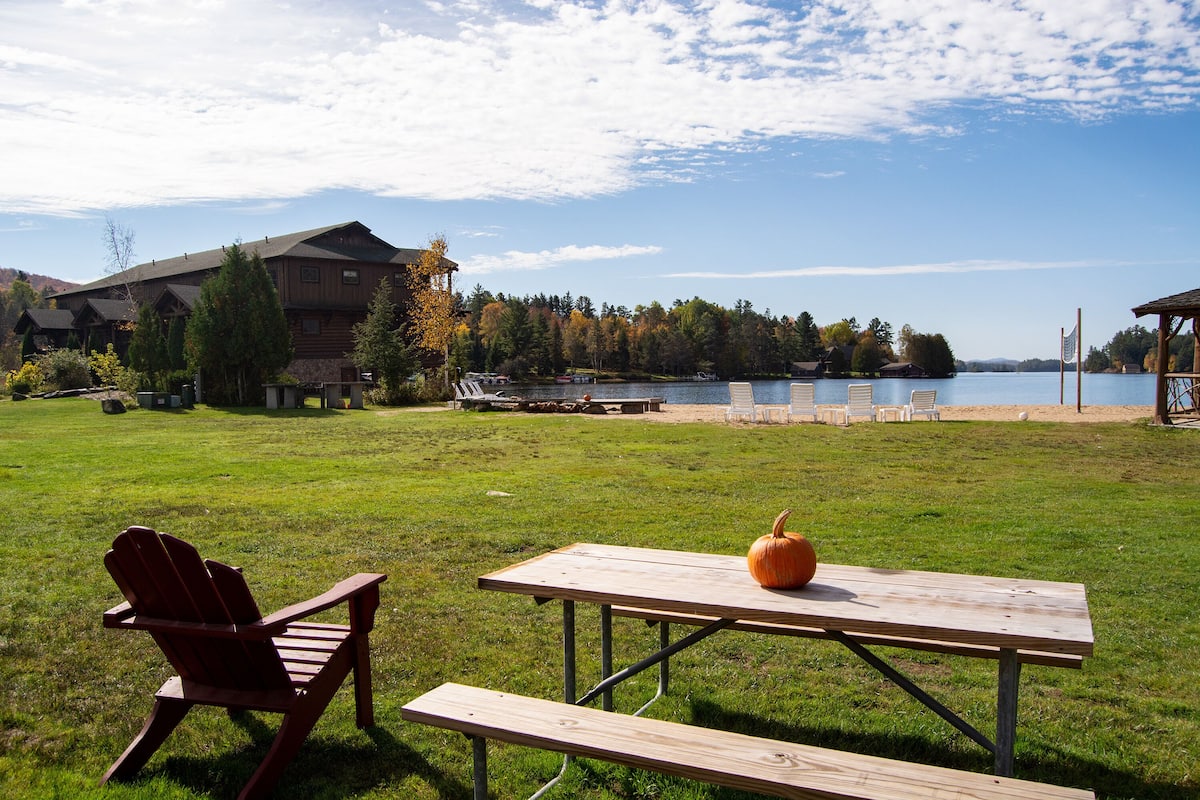 Traditional Cabin, 3 Bedrooms, Beachside | 3 bedrooms, individually decorated, individually furnished, free WiFi