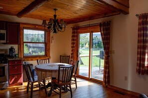 Dining room - Ampersand Bay Resort (Saranac Lake)