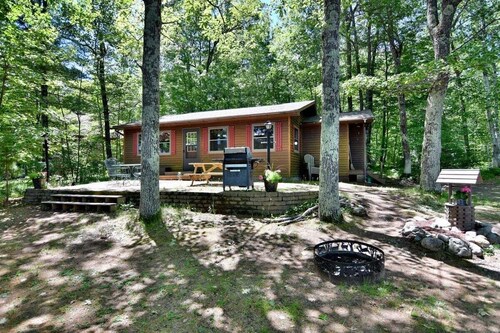 Shady Oaks Cottage on Busky Bay of the Pike Chain of Lakes Iron River, WI
