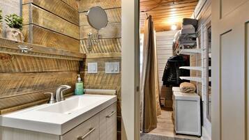 Baignoire, sĂšche-cheveux