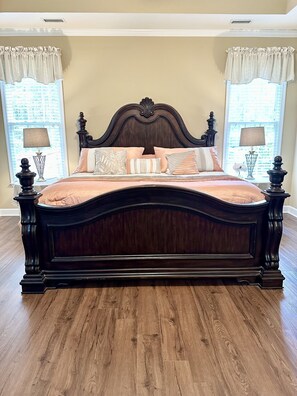 5 bedrooms, iron/ironing board, free WiFi, bed sheets