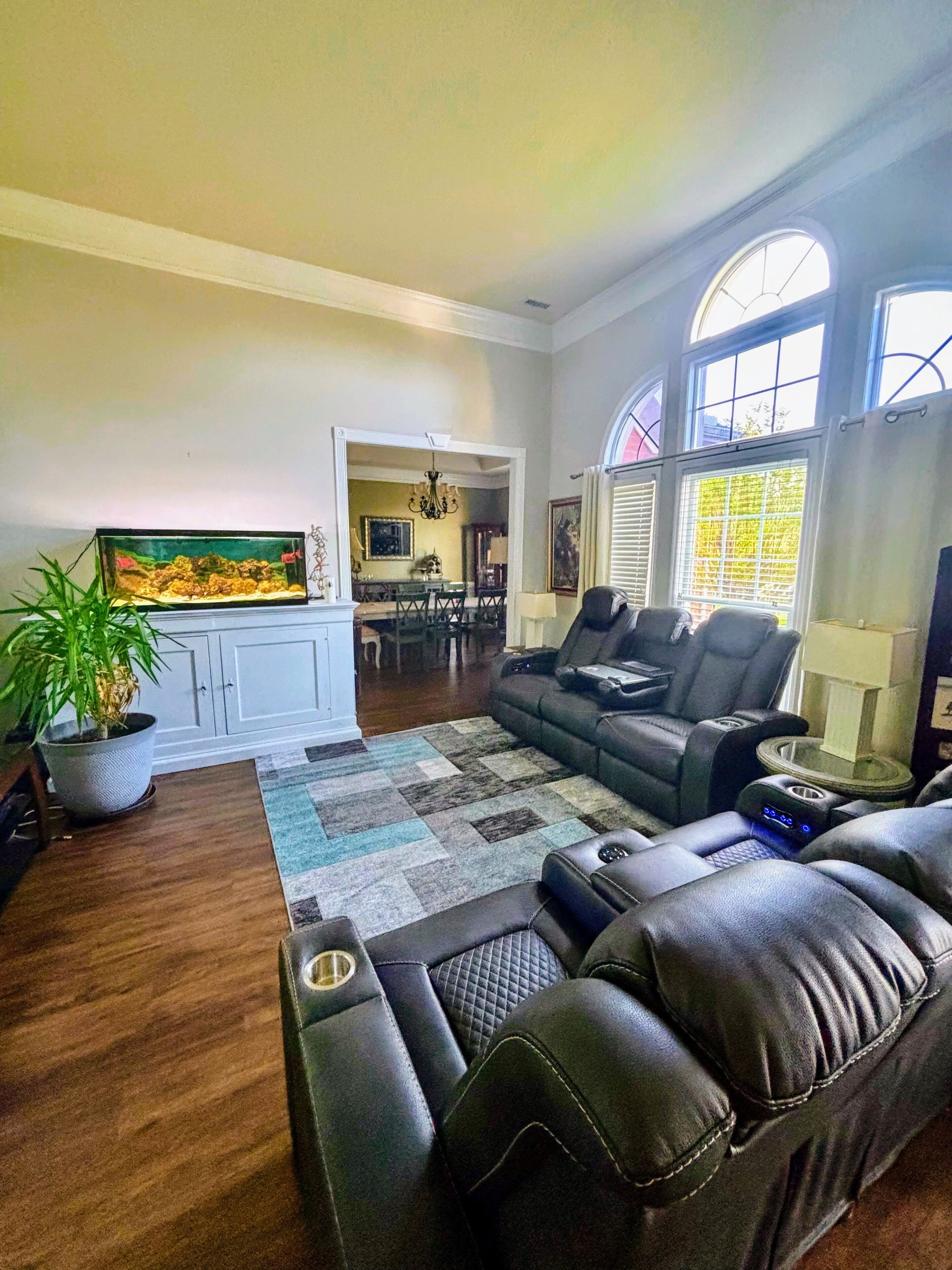 Smart TV, fireplace, table tennis