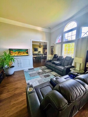 Smart TV, fireplace, ping pong