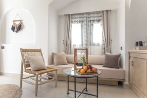 Lexi Suite (Posh Club) | Free minibar items, in-room safe, individually decorated - SUNRISE Tucana Resort -Grand Select- (Makadi Bay)