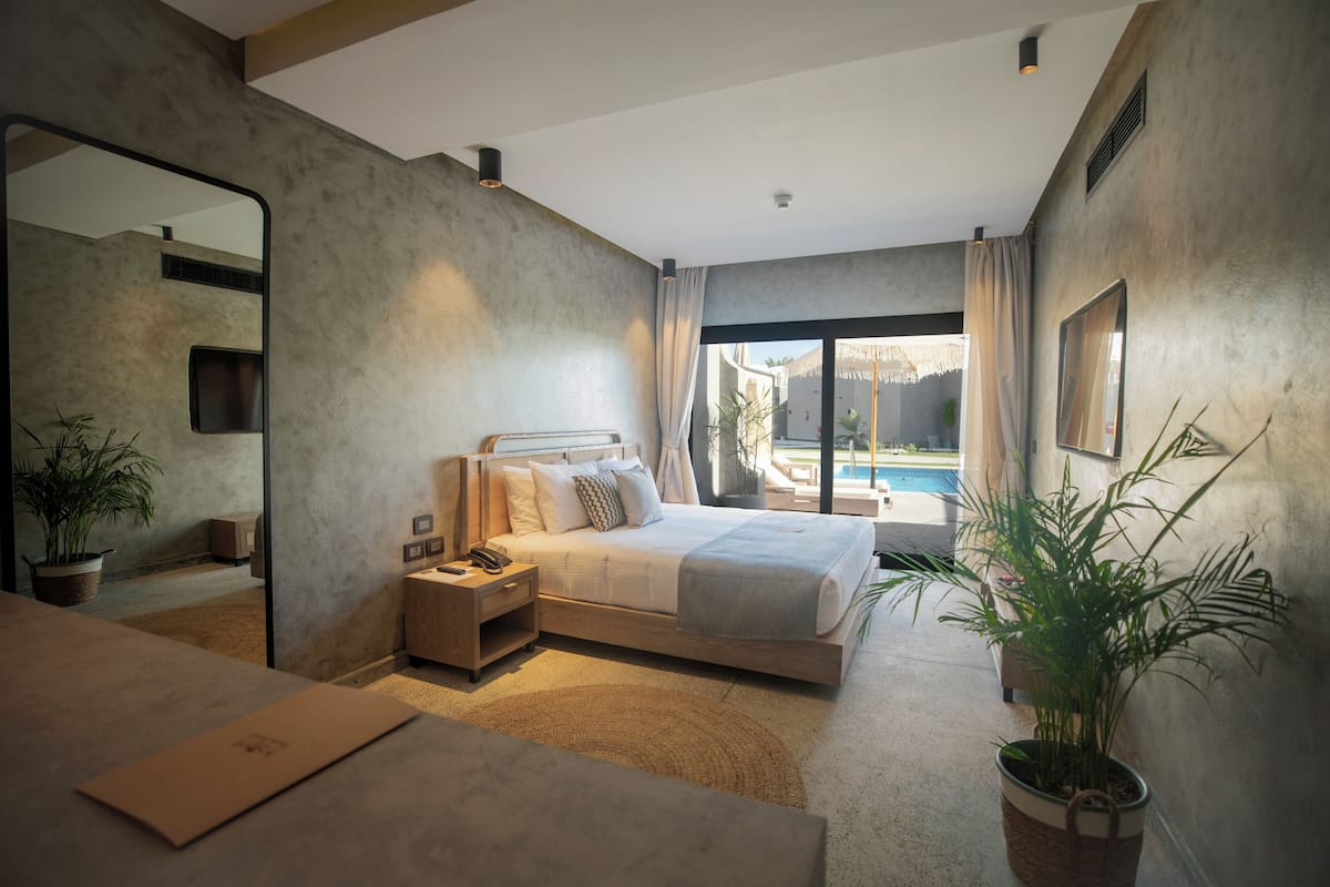 Suite | 1 bedroom, free minibar items, in-room safe, individually decorated