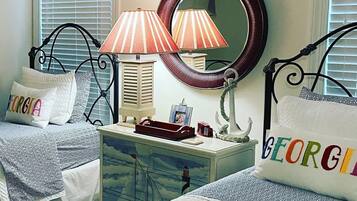 3 habitaciones, tabla de planchar con plancha, wifi y ropa de cama