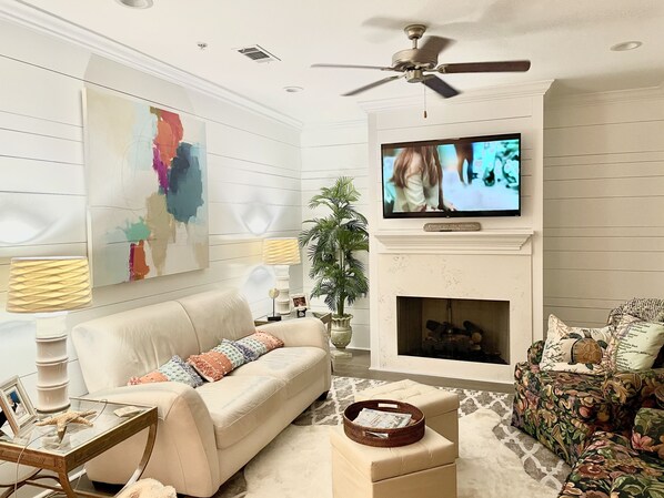 Televisión y chimenea